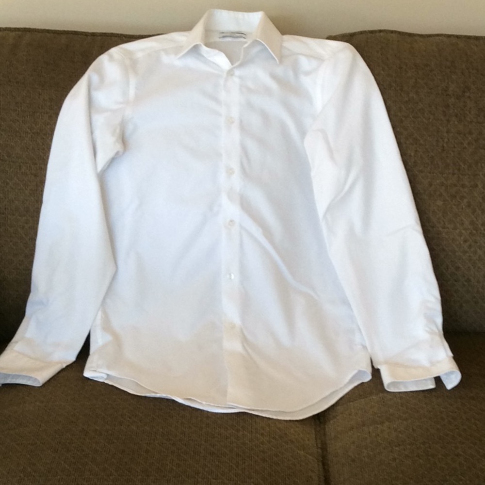 Men’s white dress shirt